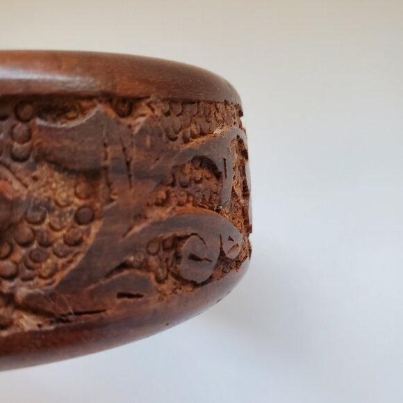 Chunky Tribal Style Hand Carved Wide Wood Bangle Bracelet Floral Vines Texture - Picture 6 of 8